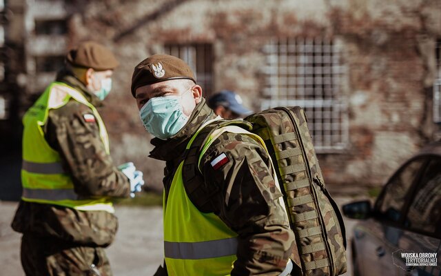 Żołnierze WOT wspierają Policjantów