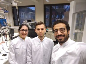 Na zdj. Masha Shahsavan i Mahdi Moghaddam z Aalto University, po środku Miłosz Murawski z PG