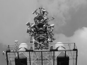 Radiolinie firmy Ericsson. Autorem zdjęcia jest Artur Stefański, pracownik firmy