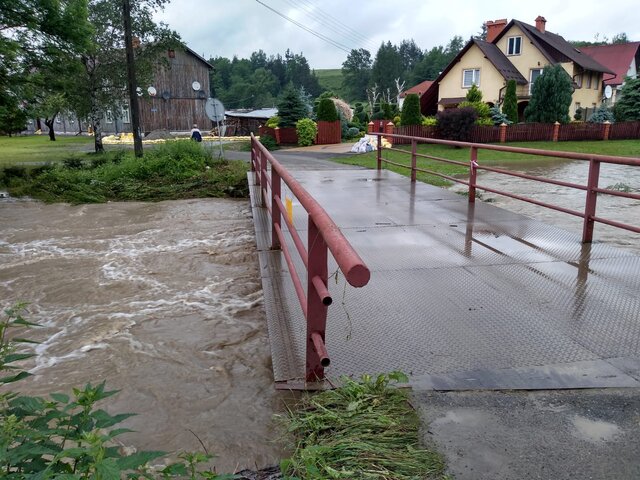 Bircza (Podkarpacie) wysoki stan na rzece Stupnica (dopływ Sanu)