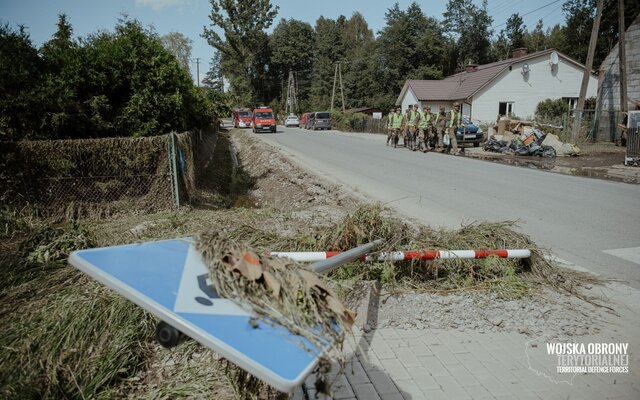 Trzcianka, żołnierze 3 Podkarpackiej Brygady OT wspierają poszkodowanych