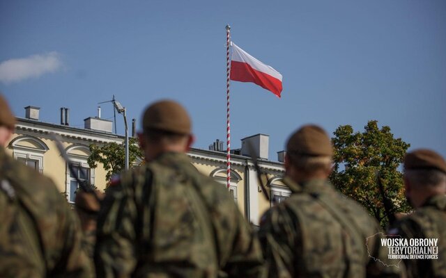 Wręczenie sztandaru wojskowego 10ŚBOT im. mjr. Eugeniusza Gedymina Kaszyńskiego ps. „Nurt”