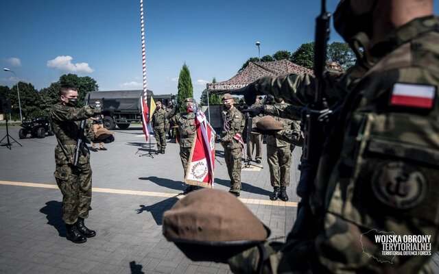 Przysięga wojskowa żołnierzy 10 Świętokrzyskiej Brygady OT