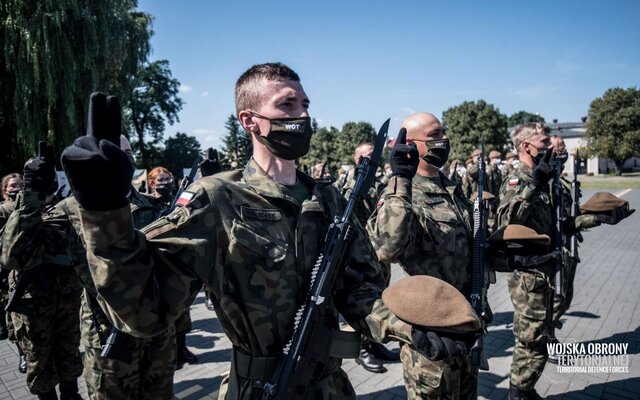 Przysięga wojskowa żołnierzy 10 Świętokrzyskiej Brygady OT