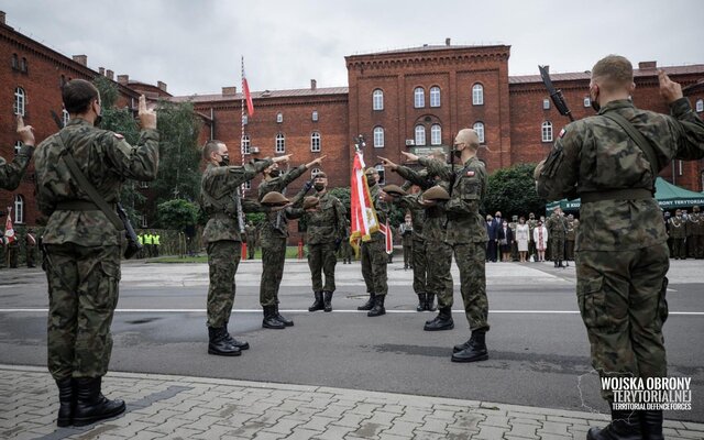 Pierwsza przysięga wojskowa na sztandar 8 Kujawsko - Pomorskiej Brygady OT