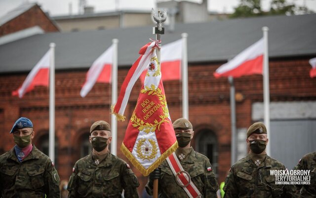 Pierwsza przysięga wojskowa na sztandar 8 Kujawsko - Pomorskiej Brygady OT