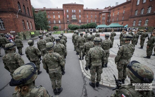 Pierwsza przysięga wojskowa na sztandar 8 Kujawsko - Pomorskiej Brygady OT