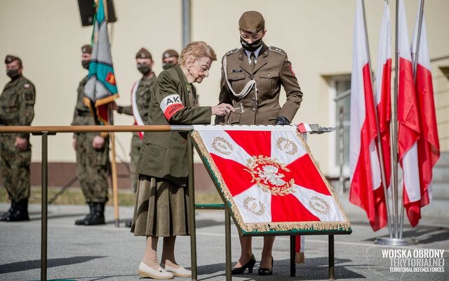 Sztandar wojskowy dla 9 Łódzkiej Brygady OT