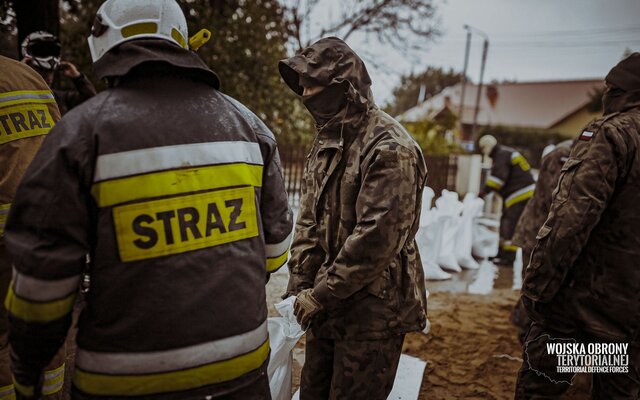 Żołnierze 16 Dolnośląskiej Brygady OT wspierają mieszkańców gm. Dzierżoniów