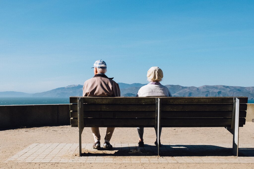 zdjecie_seniorzy_unsplash.jpg