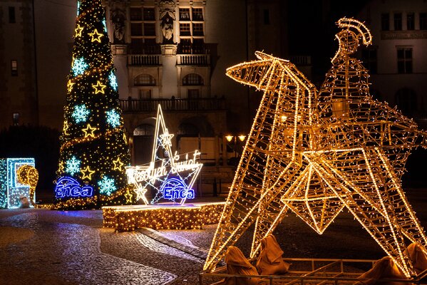 Bożonarodzeniowe iluminacje od Enei dla mieszkańców Poznania (4).jpg
