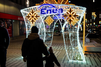 Bożonarodzeniowe iluminacje od Enei dla mieszkańców Poznania (8).jpg