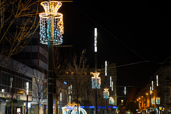Bożonarodzeniowe iluminacje od Enei dla mieszkańców Poznania (12).jpg