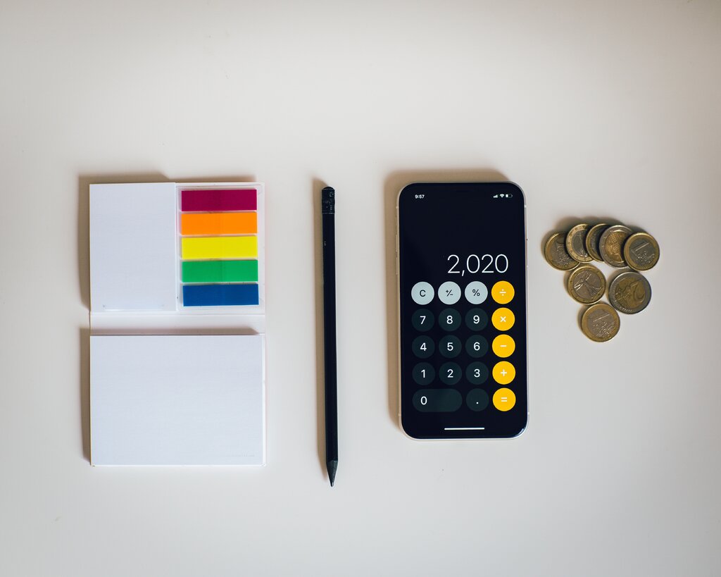 unsplash_mobile_money.jpg