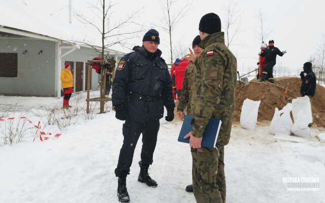 Żołnierze 6 Mazowieckiej Brygady OT wspierają lokalne służby w walce z podtopieniami w Płocku
