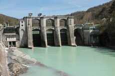 Plante Hydropower Ajba sur Rivière Soca Slovénie c iStockphoto_com_Socha.jpg