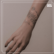 Tatuaż na nadgarstku_Kaktus Ink_INKsearch.co 