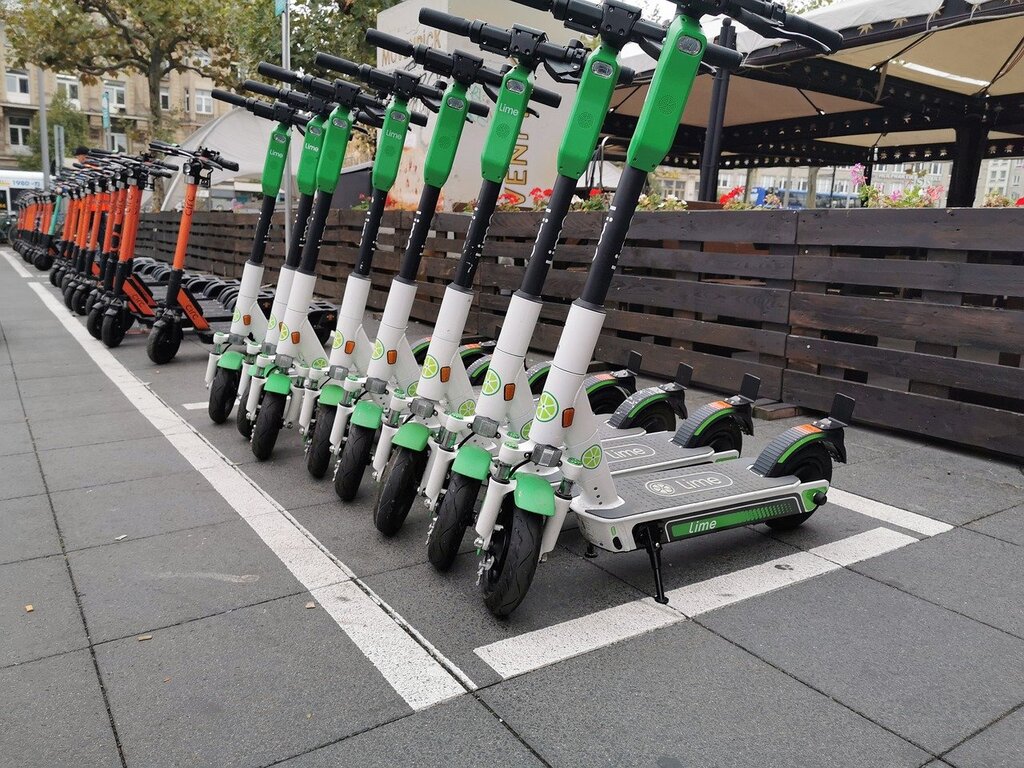 e-scooter-4496668 1280