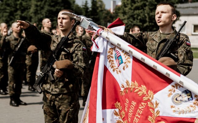 Przysięga żołnierzy 10ŚBOT w Sandomierzu