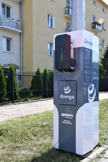 Stacja ładowania pojazdów elektrycznych Energi Oświetlenia w Gdyni.jpg