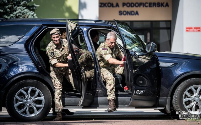 gen  bryg  Simon Goldstein z wizytą w Dowództwie WOT