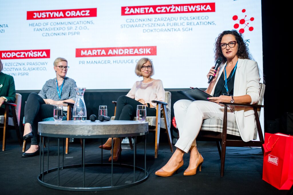 13. Panel dyskusyjny pod patronatem PSPR - Kobiety w komunikacji. Joanna Piwowarczyk