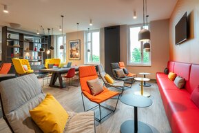 Campanile Vienna South lobby 1.jpg