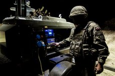 2LBOT_maszty oświetleniowe_2.jpg