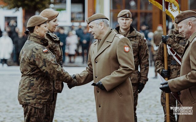 Trzebiatów - wręczenie sztandaru 14ZBOT i przysięga wojskowa