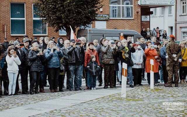 Trzebiatów - wręczenie sztandaru 14ZBOT i przysięga wojskowa