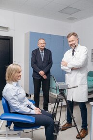 Dr n med. Beata Graff, prof. Krzysztof Narkiewicz oraz prof. Andrzej Czyżewski. Fot. Bartosz Bańka/PG