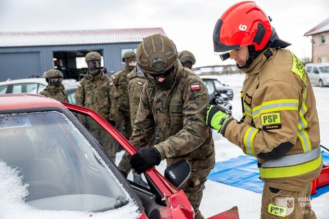 Szkolenie podlaskich Terytorialsów ze strażakami z Grajewa