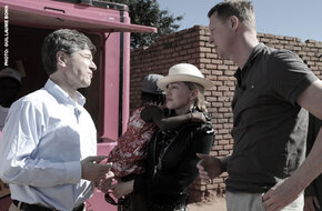 Madonna, Jeffrey Sachs - Szef Earth Institute oraz CEO firmy Ericsson Hans Vestberg