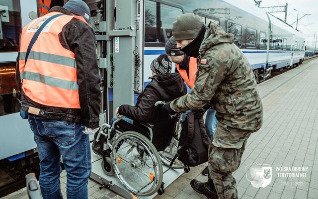 Chełm. Lubelscy żołnierze WOT wspierają przyjęcie Uchodźców z Ukrainy