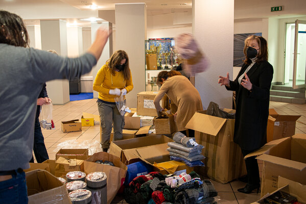 Pracownicy Grupy Enea uzbierali blisko 12 ton darów dla uchodźców (4)
