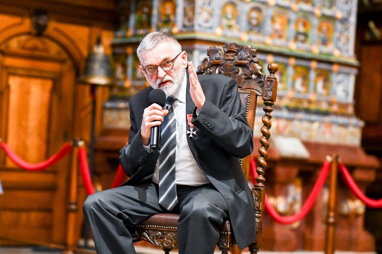 Grzegorz Szychliński podczas debaty o książce Synchronia. 