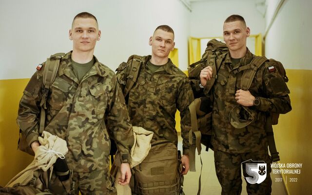 Bracia – Trojacy Kamil, Marek i Eryk Kruk służą w 2LBOT