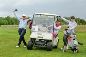 Na polach golfowych nadal częściej spotyka się mężczyzn. PB Cup powoli przełamuje ten model. Jeden z flightów był w pełni kobiecy.