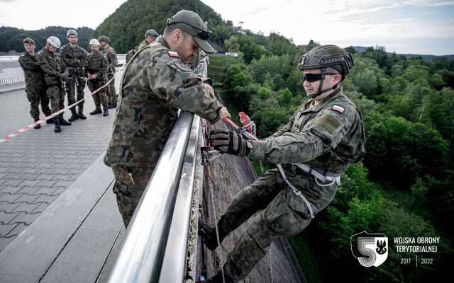 Terytorialsi z podkarpacia ćwiczyli na zaporze w Solinie