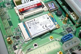 Urządzenie Dataprom z mobilnym modułem szerokopasmowym firmy Ericsson