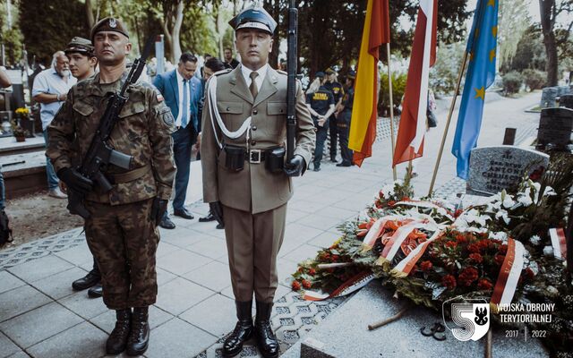 Żołnierze Wojsk Obrony Terytorialnej złożyli Hołd Powstańcom Warszawy 