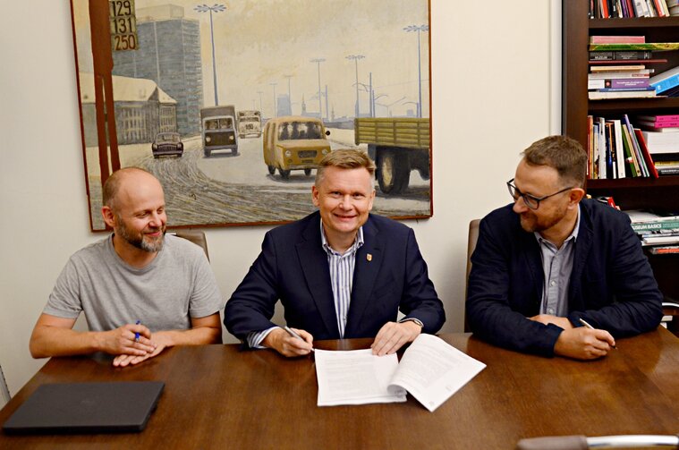 2022 08 29 Podpisanie umowy na kolejny etap prac na Twierdzy Wisłoujście, fot  P  Siwak, mat  MG (3)