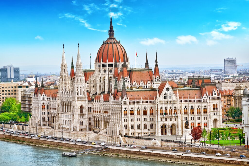 ca budapest shutterstock 2