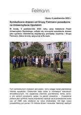 Symboliczne drzewo od Grupy Fielmann posadzone na Uniwersytecie Opolskim.pdf