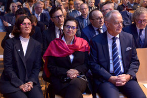 Na zdjęciu od lewej: Adriana Zaleska-Medynska, dyrektorka Uczelni Fahrenheita, Małgorzata Chmiel, posłanka na Sejm RP, dr Zbigniew Canowiecki, prezydent Pracodawców Pomorza i przewodniczący Konwentu Gospodarczego przy Związku Uczelni Fahrenheita. Fot. Krzysztof Krzempek/PG