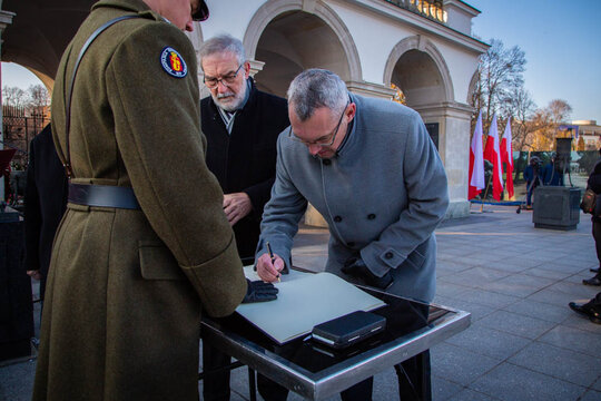 Podpis Prezes Krzysztof Falkowski 