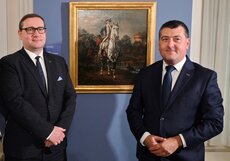 Darowizna dla Zamku Królewskiego_Prezes Banku Pekao L_ Skiba i R_ Utracki Prezes Fundacji Pekao_16_12_2022.jpg