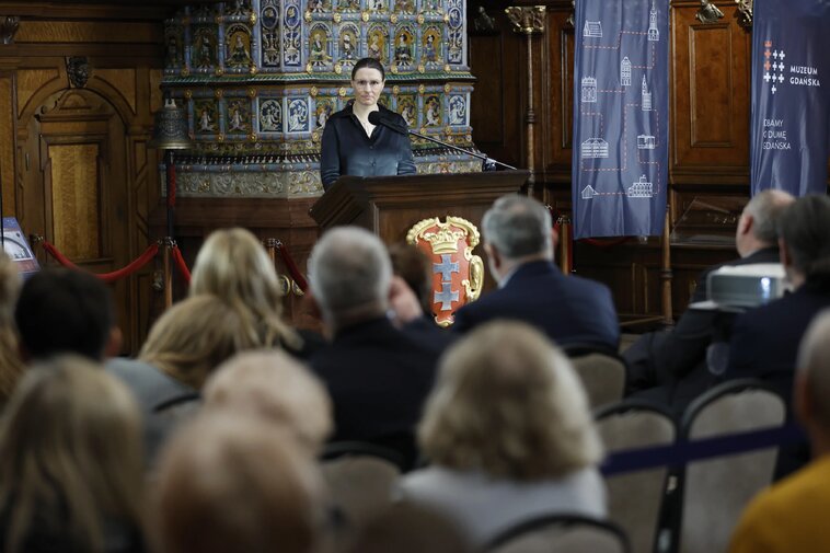Na zdjęciu Karolina Misztal w Dworze Artusa. 
