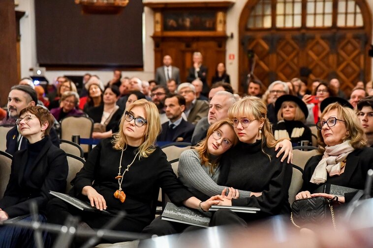 Na zdjęciu od lewej Renata Adamowicz, Magdalena Adamowicz oraz córki Teresa i Antonina.   