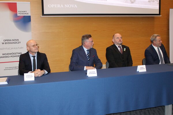 Podpisanie umowy Opera Nova Bydgoszcz 1